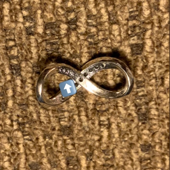 STERLING SILVER FAMILY INFINITY CHARM - Picture 6 of 6
